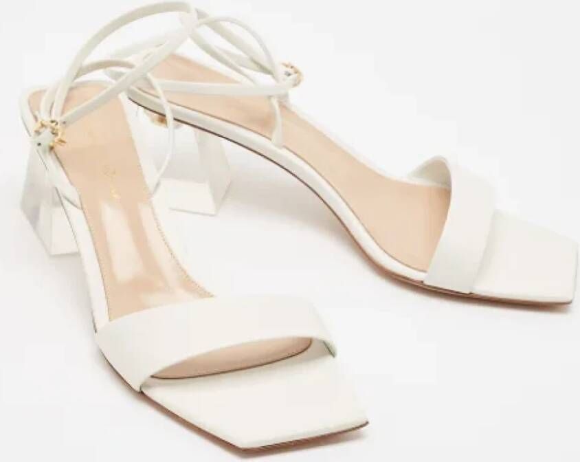 Gianvito Rossi Pre-owned Leather sandals White Dames