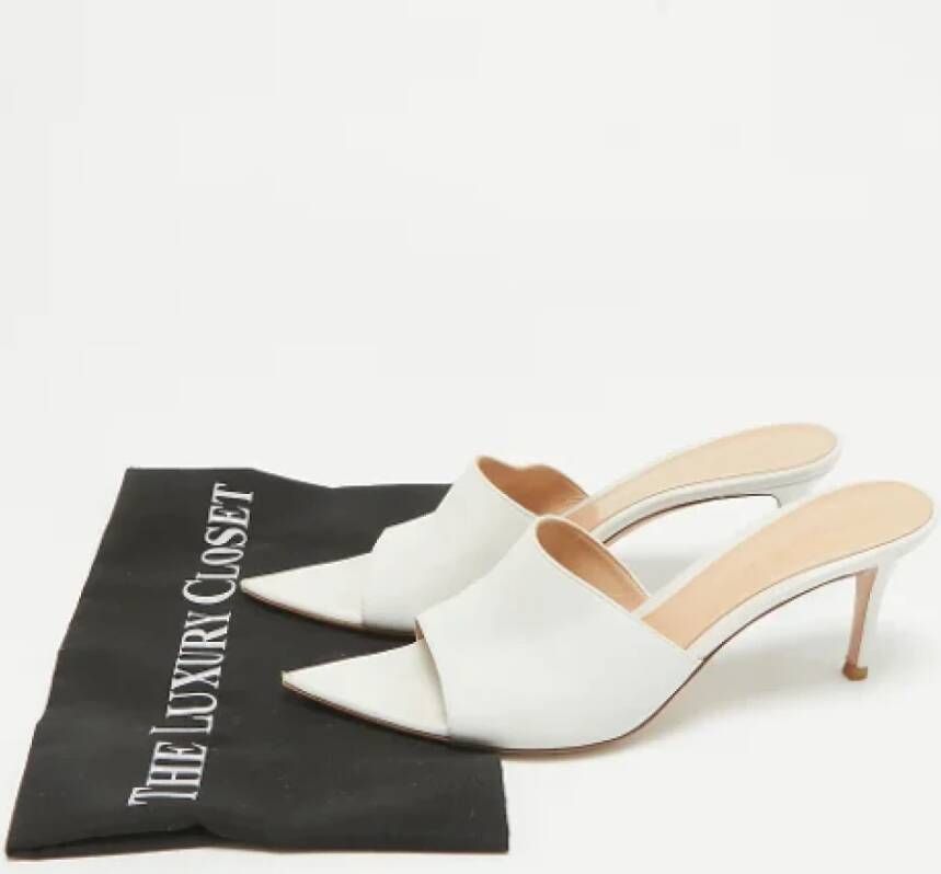 Gianvito Rossi Pre-owned Leather sandals White Dames