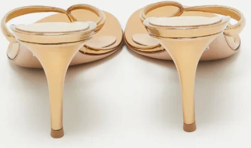 Gianvito Rossi Pre-owned Leather sandals Yellow Dames