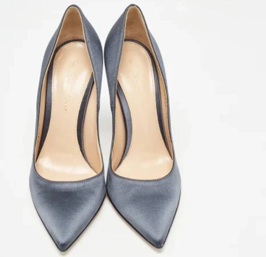 Gianvito Rossi Pre-owned Satin heels Blue Dames