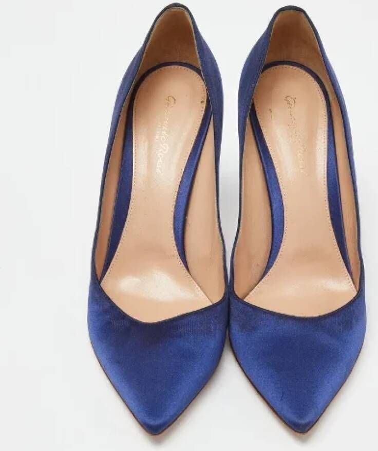 Gianvito Rossi Pre-owned Satin heels Blue Dames