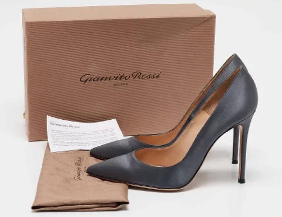 Gianvito Rossi Pre-owned Satin heels Gray Dames