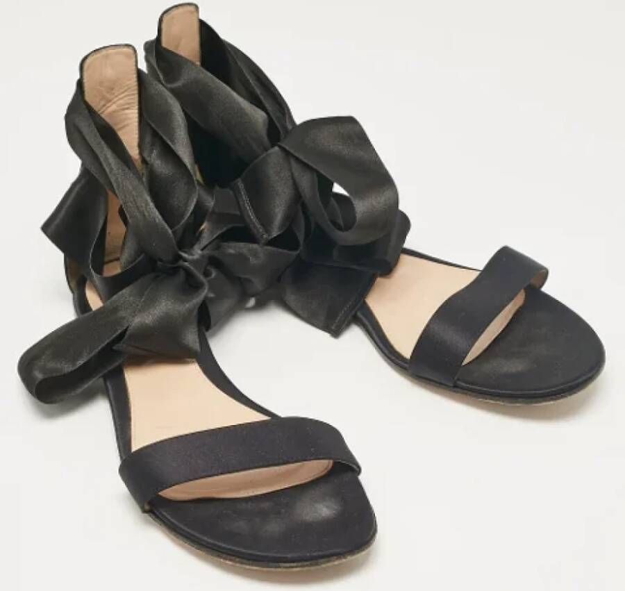 Gianvito Rossi Pre-owned Satin sandals Black Dames