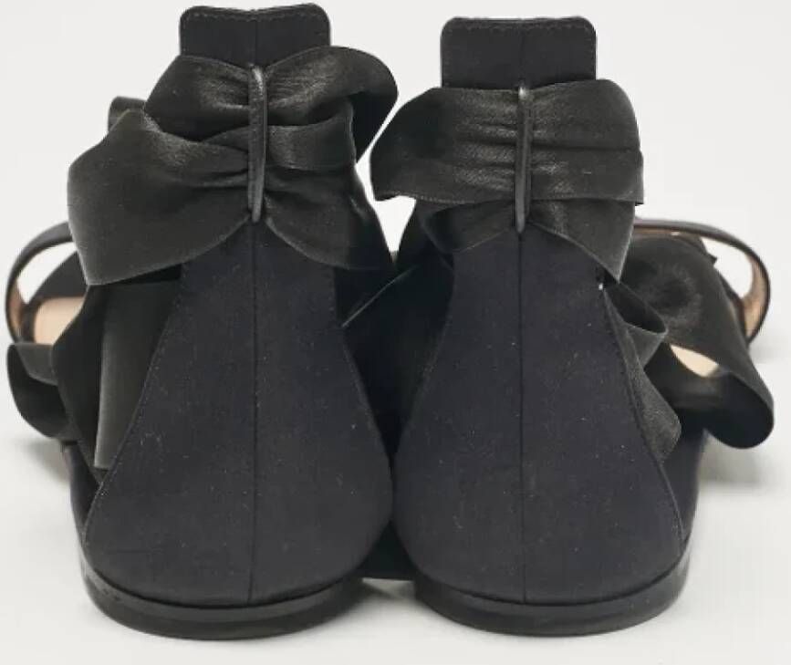 Gianvito Rossi Pre-owned Satin sandals Black Dames