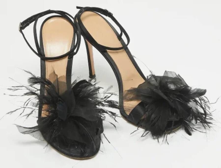 Gianvito Rossi Pre-owned Satin sandals Black Dames