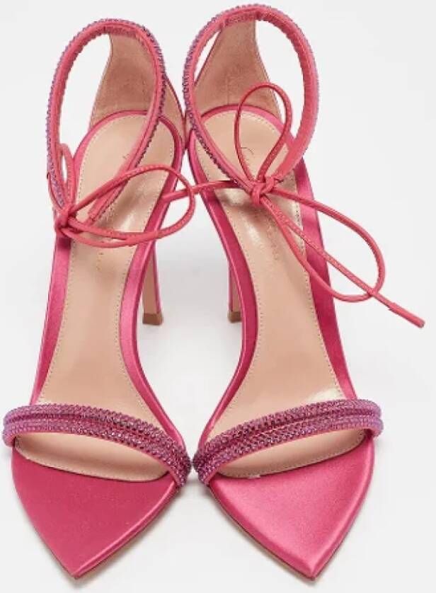 Gianvito Rossi Pre-owned Satin sandals Pink Dames