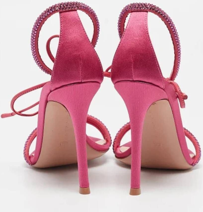 Gianvito Rossi Pre-owned Satin sandals Pink Dames