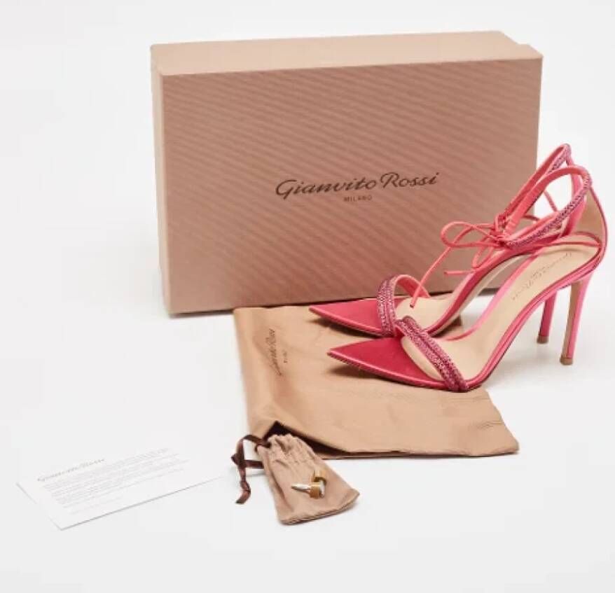 Gianvito Rossi Pre-owned Satin sandals Pink Dames