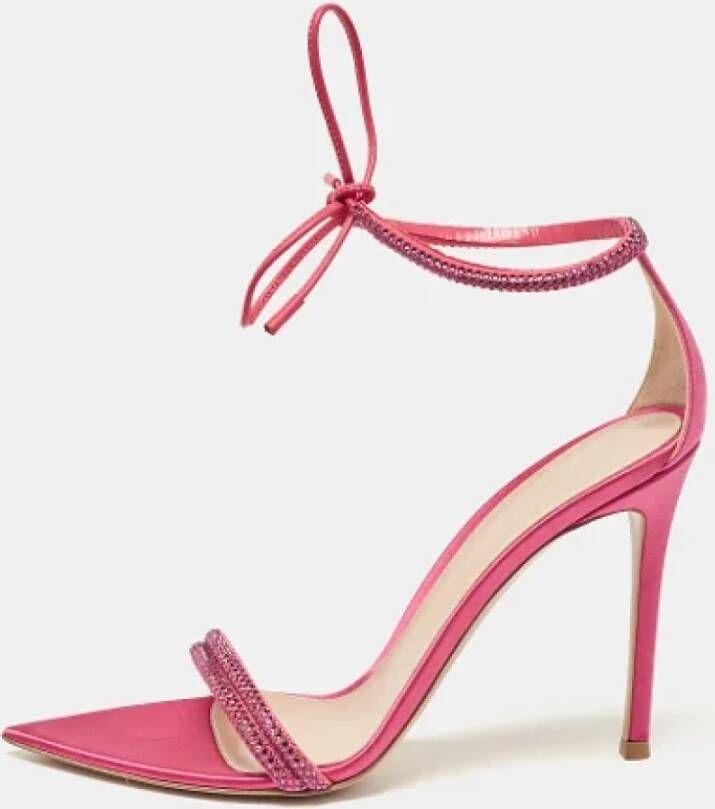 Gianvito Rossi Pre-owned Satin sandals Pink Dames