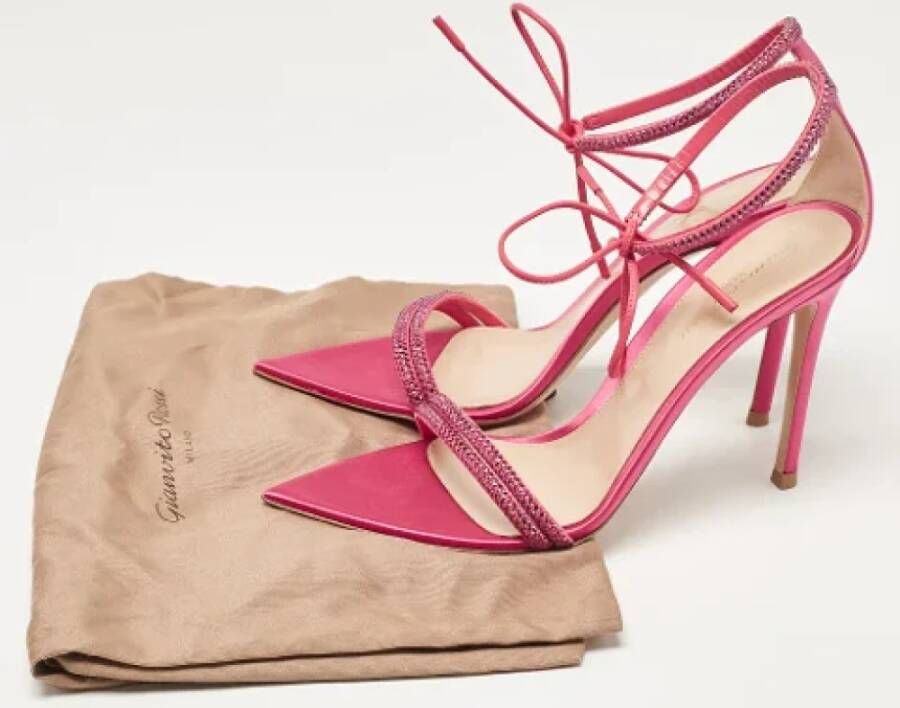 Gianvito Rossi Pre-owned Satin sandals Pink Dames