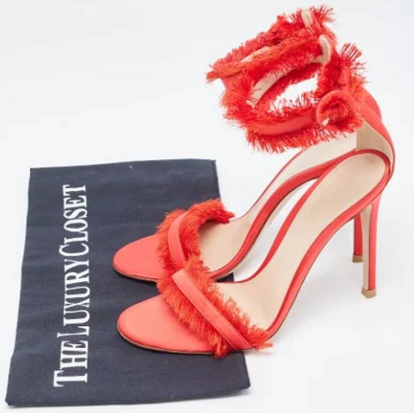 Gianvito Rossi Pre-owned Satin sandals Red Dames