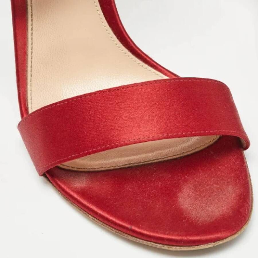 Gianvito Rossi Pre-owned Satin sandals Red Dames