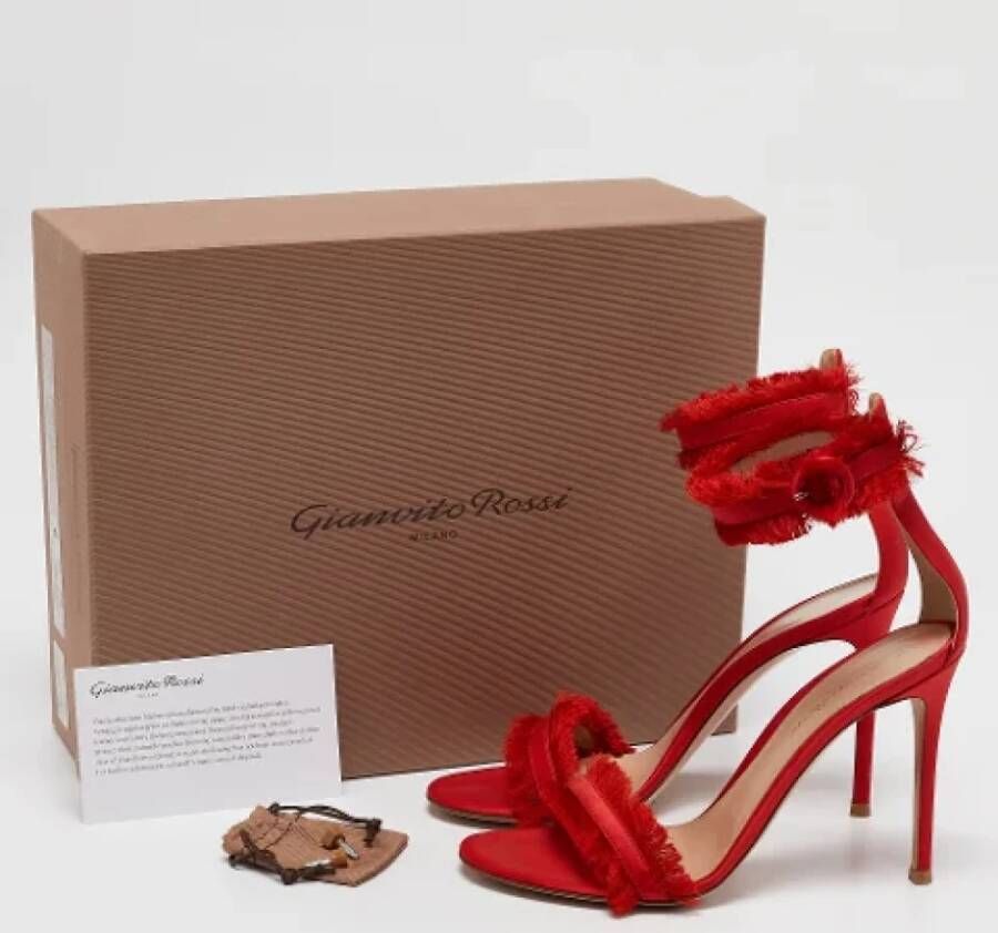 Gianvito Rossi Pre-owned Satin sandals Red Dames