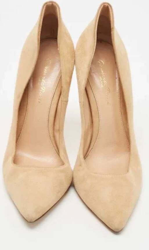 Gianvito Rossi Pre-owned Suede heels Beige Dames