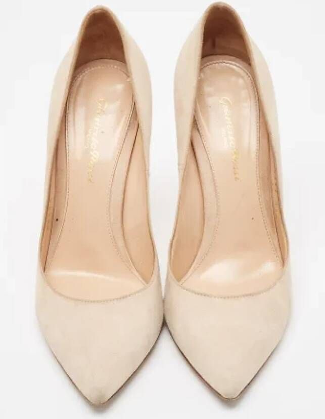 Gianvito Rossi Pre-owned Suede heels Beige Dames