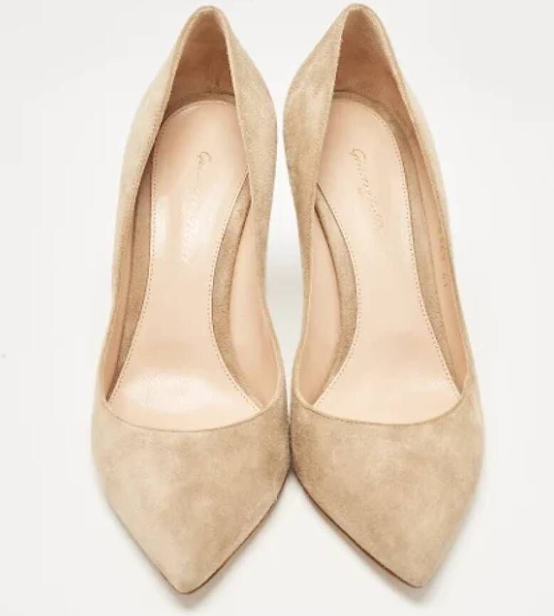 Gianvito Rossi Pre-owned Suede heels Beige Dames