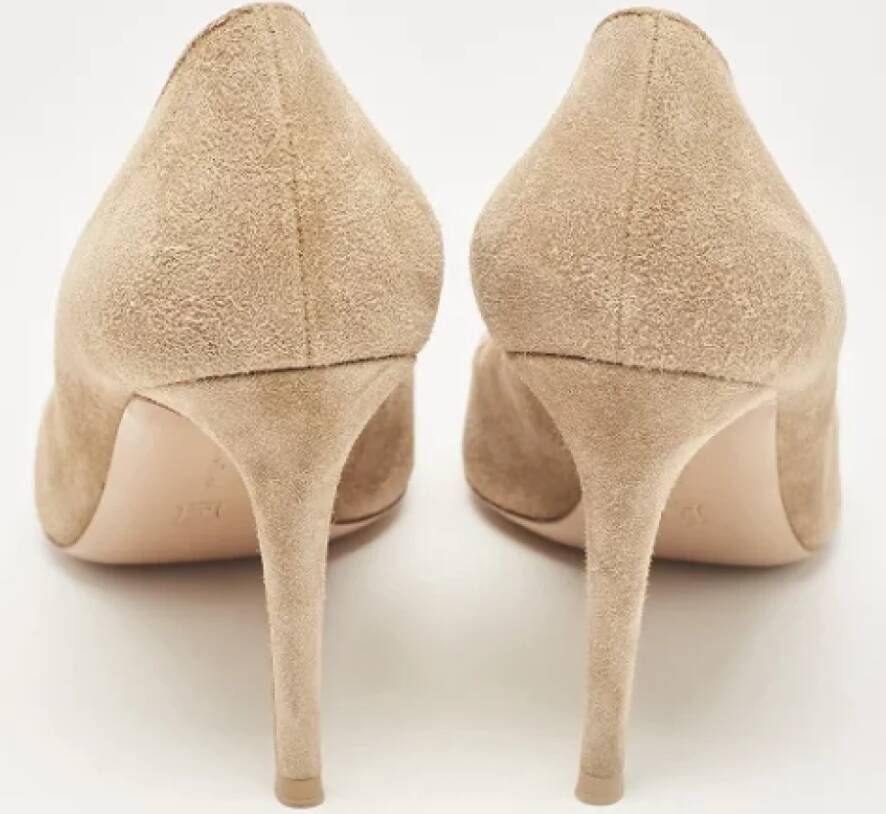 Gianvito Rossi Pre-owned Suede heels Beige Dames