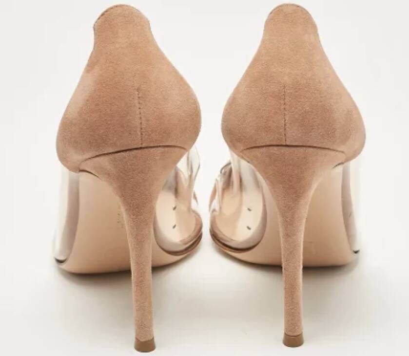 Gianvito Rossi Pre-owned Suede heels Beige Dames