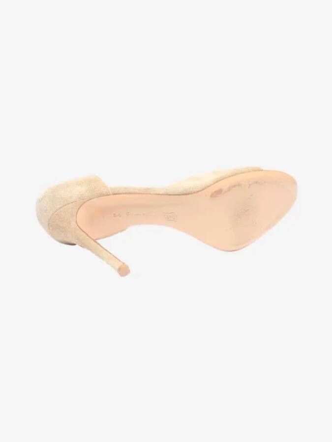 Gianvito Rossi Pre-owned Suede heels Beige Dames