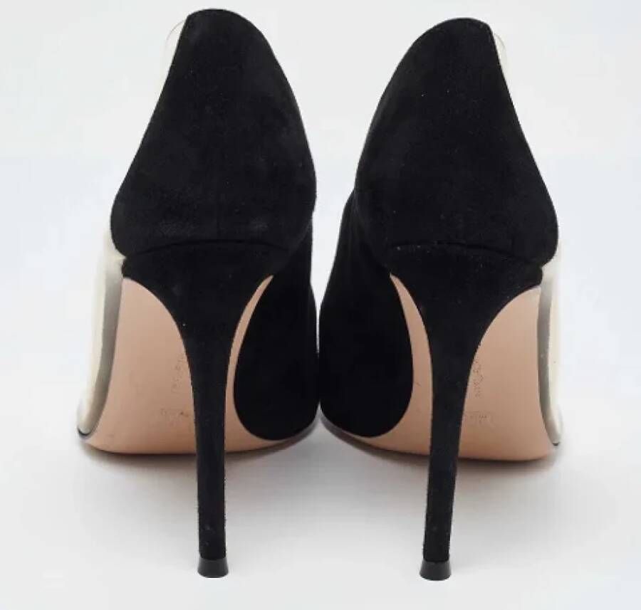 Gianvito Rossi Pre-owned Suede heels Black Dames