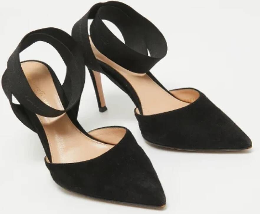 Gianvito Rossi Pre-owned Suede heels Black Dames