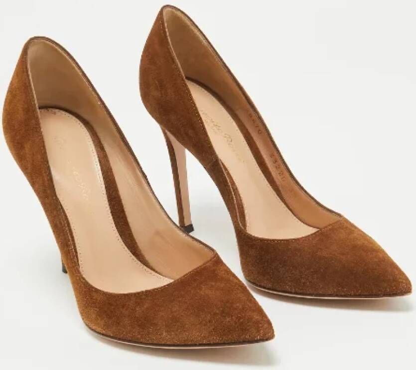 Gianvito Rossi Pre-owned Suede heels Brown Dames