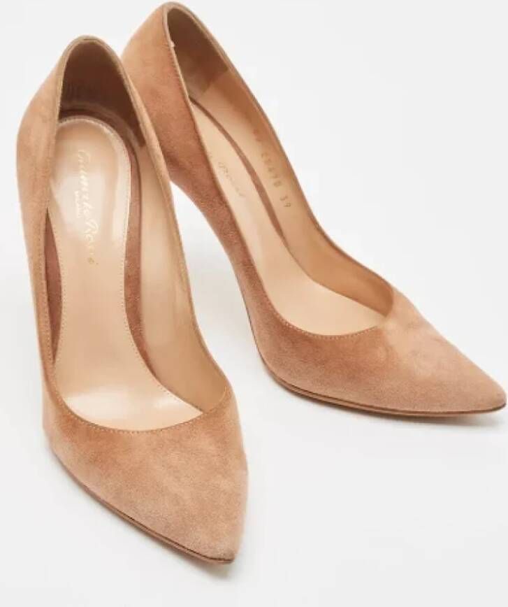 Gianvito Rossi Pre-owned Suede heels Brown Dames