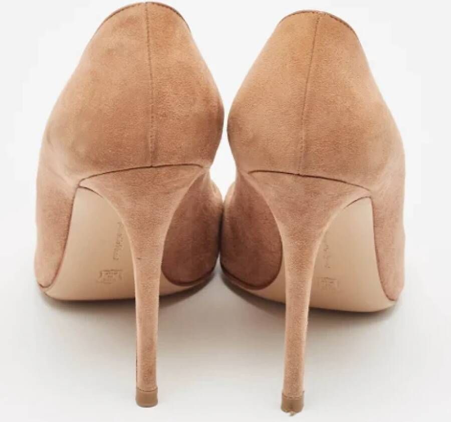 Gianvito Rossi Pre-owned Suede heels Brown Dames