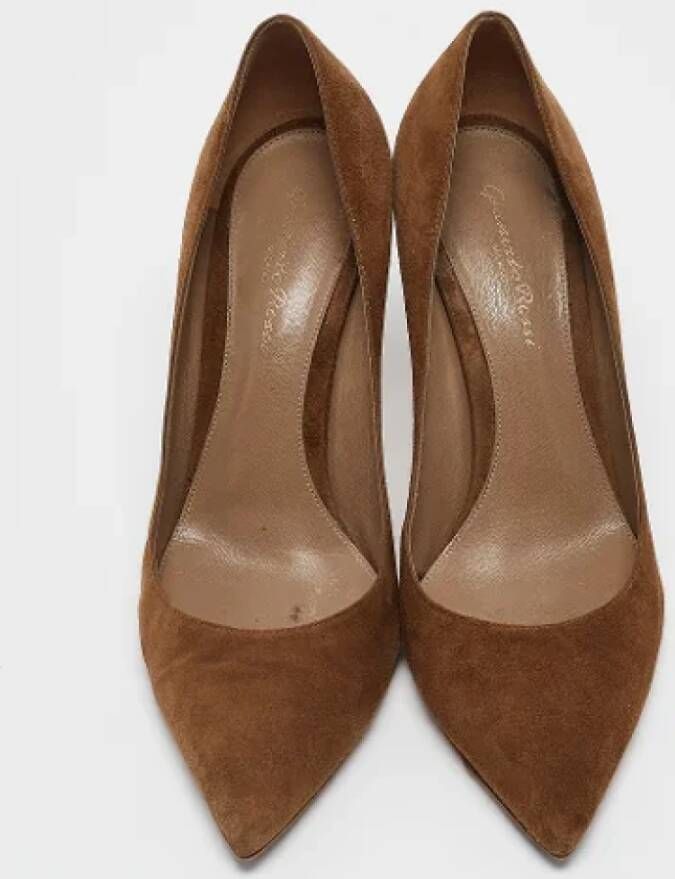 Gianvito Rossi Pre-owned Suede heels Brown Dames