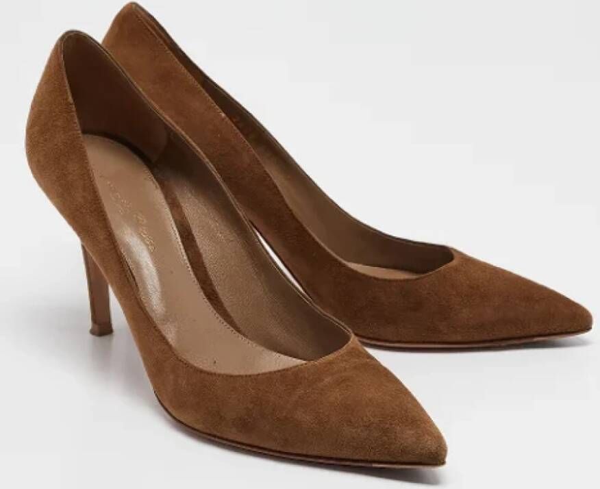 Gianvito Rossi Pre-owned Suede heels Brown Dames