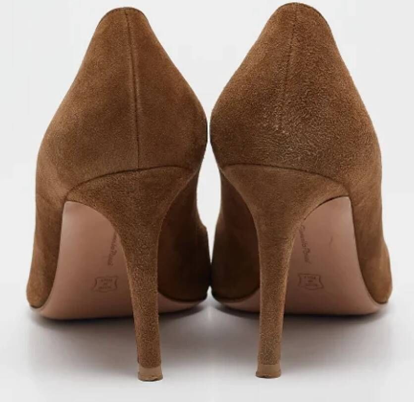 Gianvito Rossi Pre-owned Suede heels Brown Dames