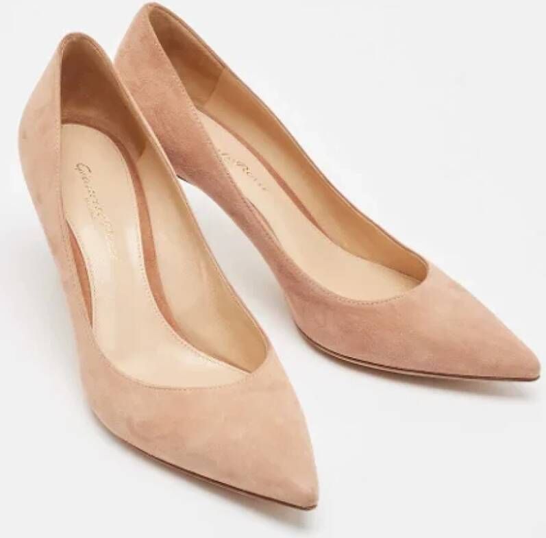 Gianvito Rossi Pre-owned Suede heels Pink Dames