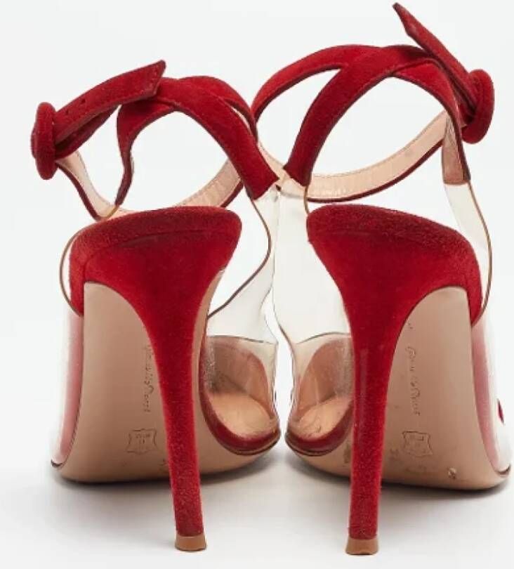 Gianvito Rossi Pre-owned Suede heels Red Dames