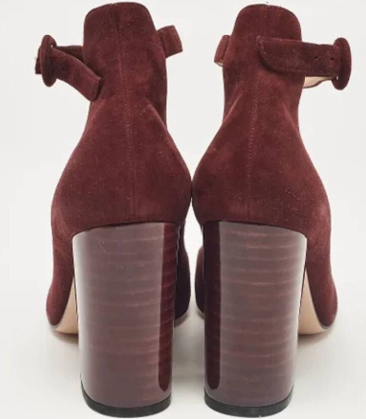 Gianvito Rossi Pre-owned Suede heels Red Dames