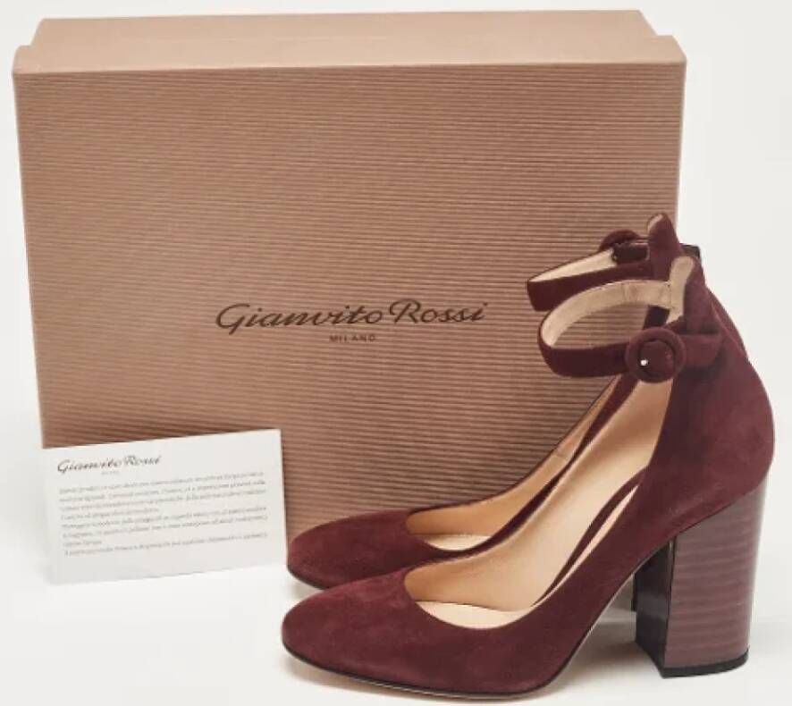 Gianvito Rossi Pre-owned Suede heels Red Dames