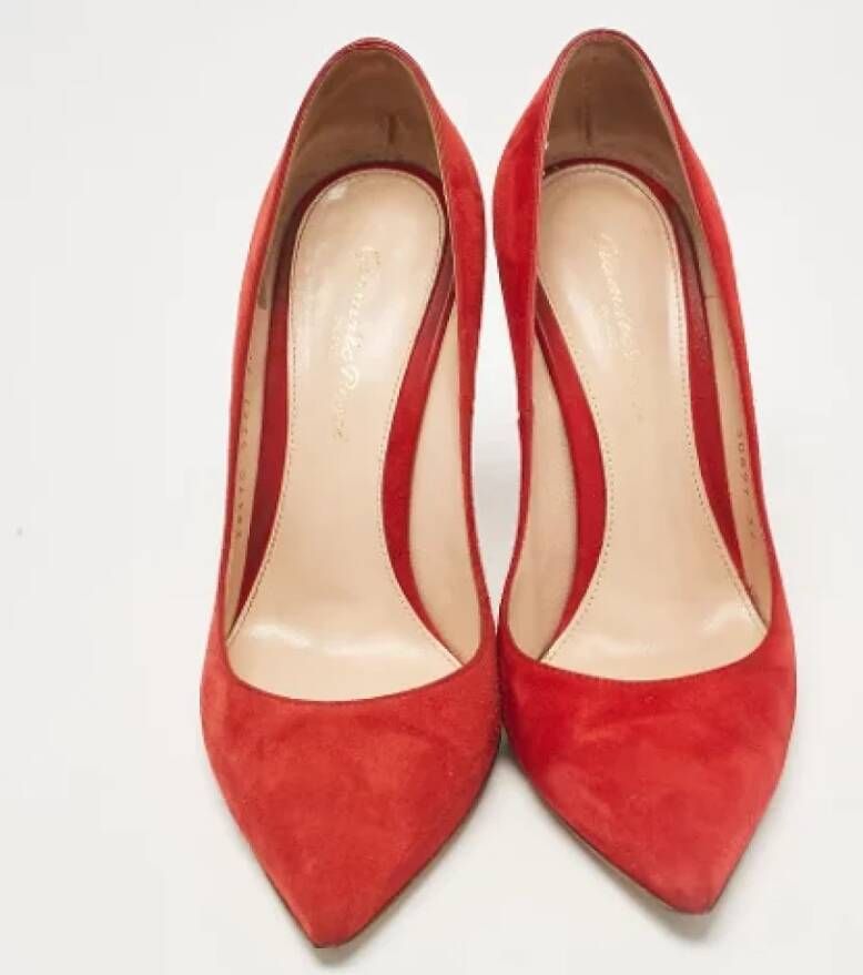 Gianvito Rossi Pre-owned Suede heels Red Dames