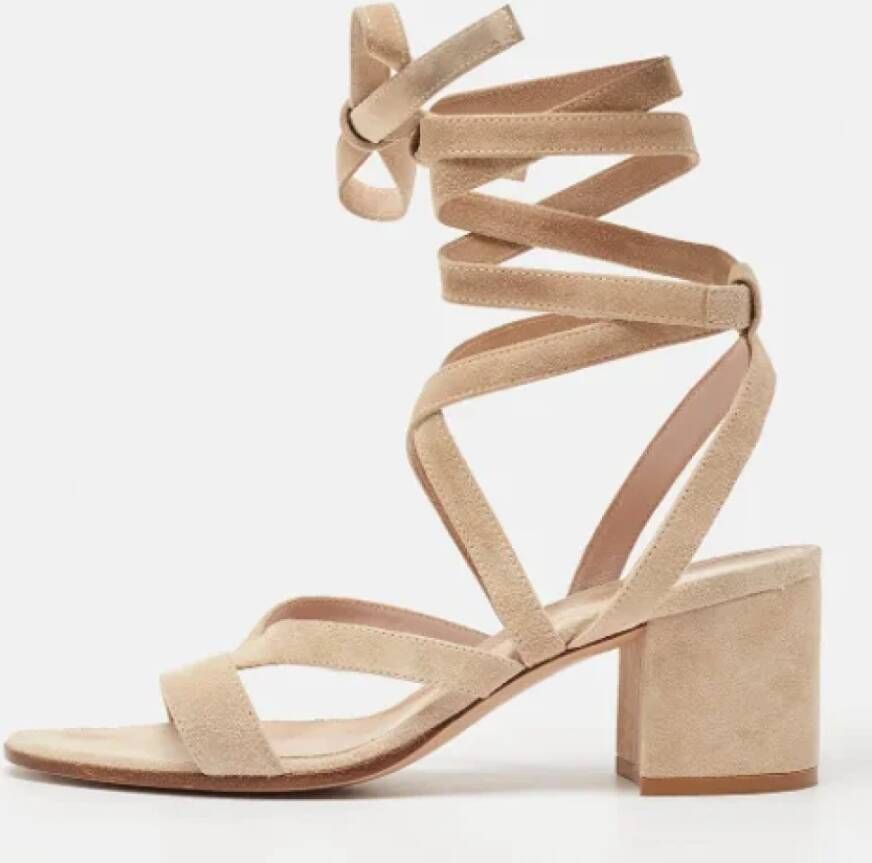 Gianvito Rossi Pre-owned Suede sandals Beige Dames