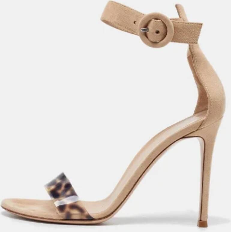 Gianvito Rossi Pre-owned Suede sandals Beige Dames