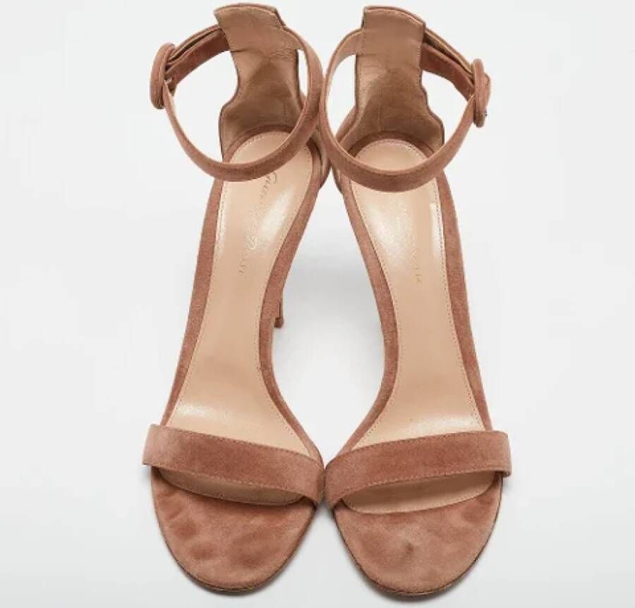 Gianvito Rossi Pre-owned Suede sandals Beige Dames