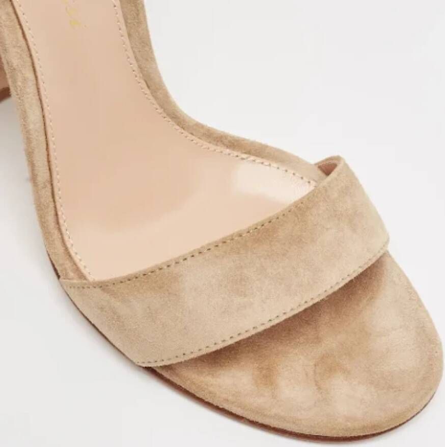 Gianvito Rossi Pre-owned Suede sandals Beige Dames