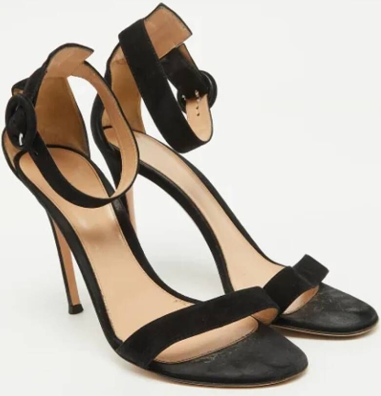 Gianvito Rossi Pre-owned Suede sandals Black Dames