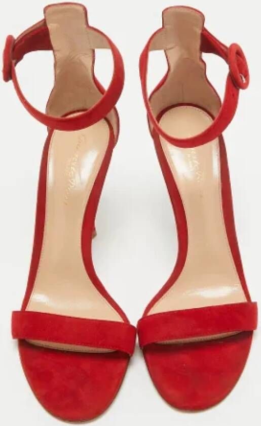 Gianvito Rossi Pre-owned Suede sandals Red Dames