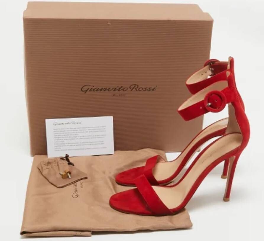 Gianvito Rossi Pre-owned Suede sandals Red Dames