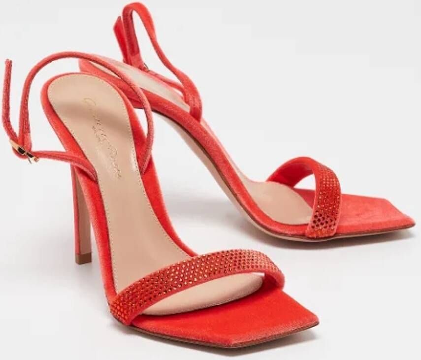 Gianvito Rossi Pre-owned Velvet sandals Orange Dames