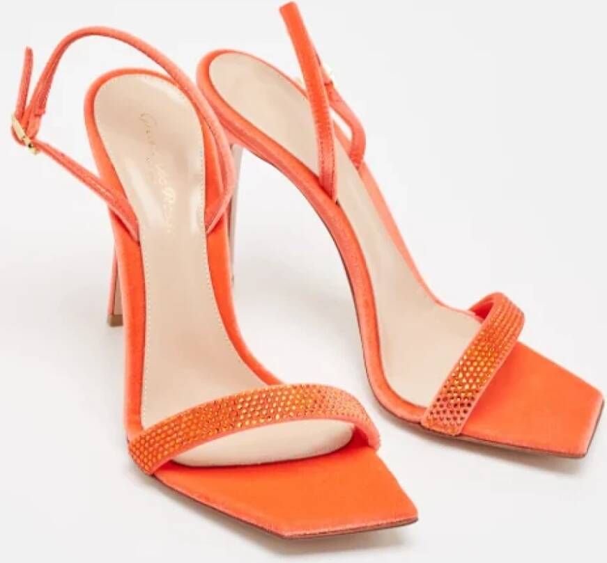 Gianvito Rossi Pre-owned Velvet sandals Orange Dames