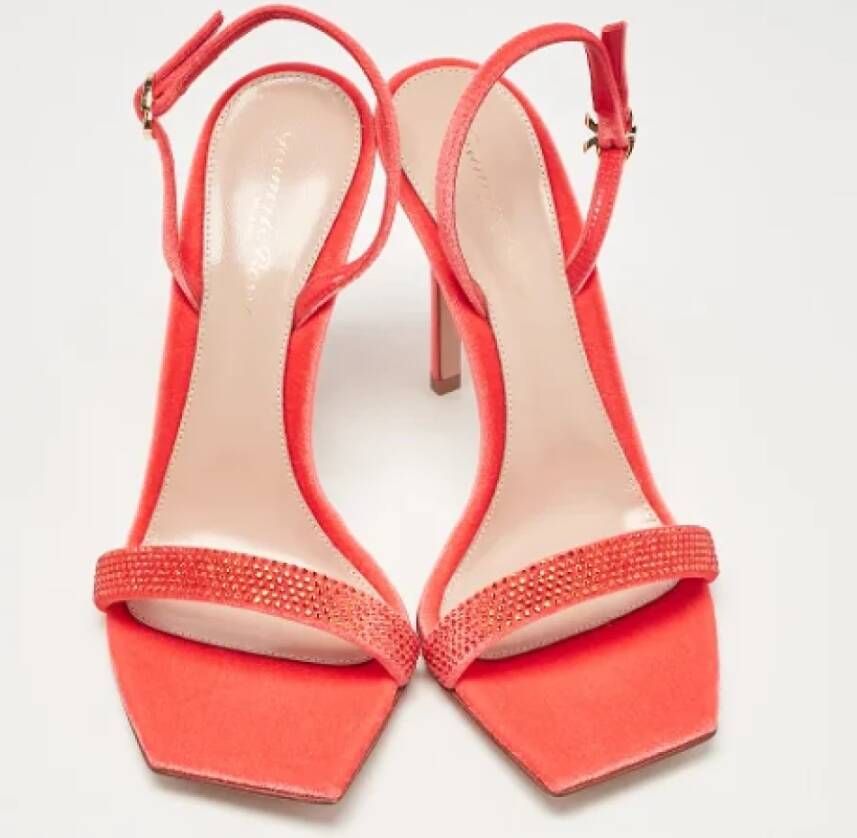 Gianvito Rossi Pre-owned Velvet sandals Red Dames