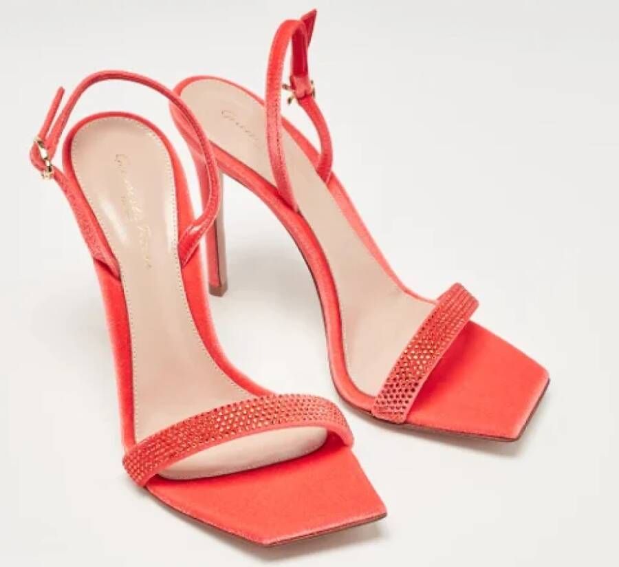 Gianvito Rossi Pre-owned Velvet sandals Red Dames