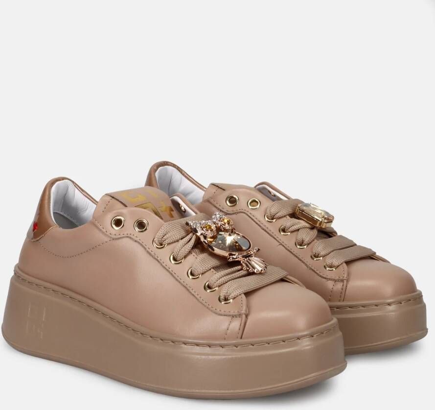 Gio+ Beige Leren Sneakers met Gelamineerd Detail Beige Dames