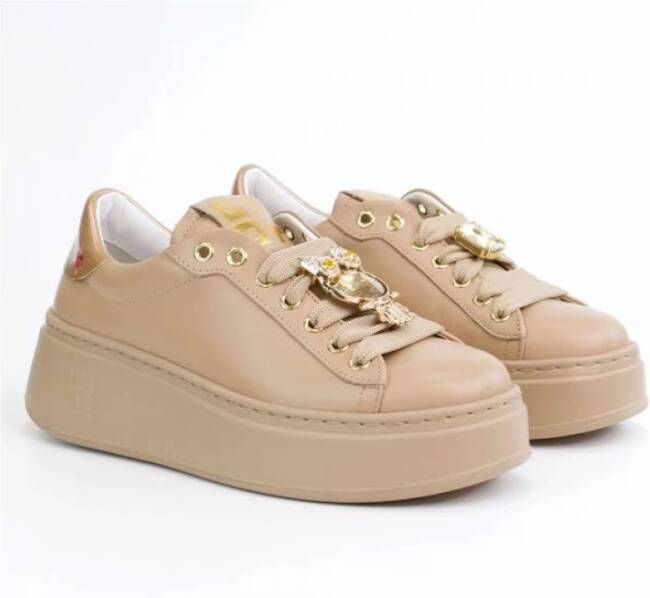 Gio+ Stijlvolle Sneakers voor Actieve Levensstijl Beige Dames