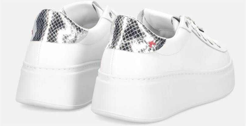 Gio+ Witte sneakers van kalfsleer met zilveren details White Dames